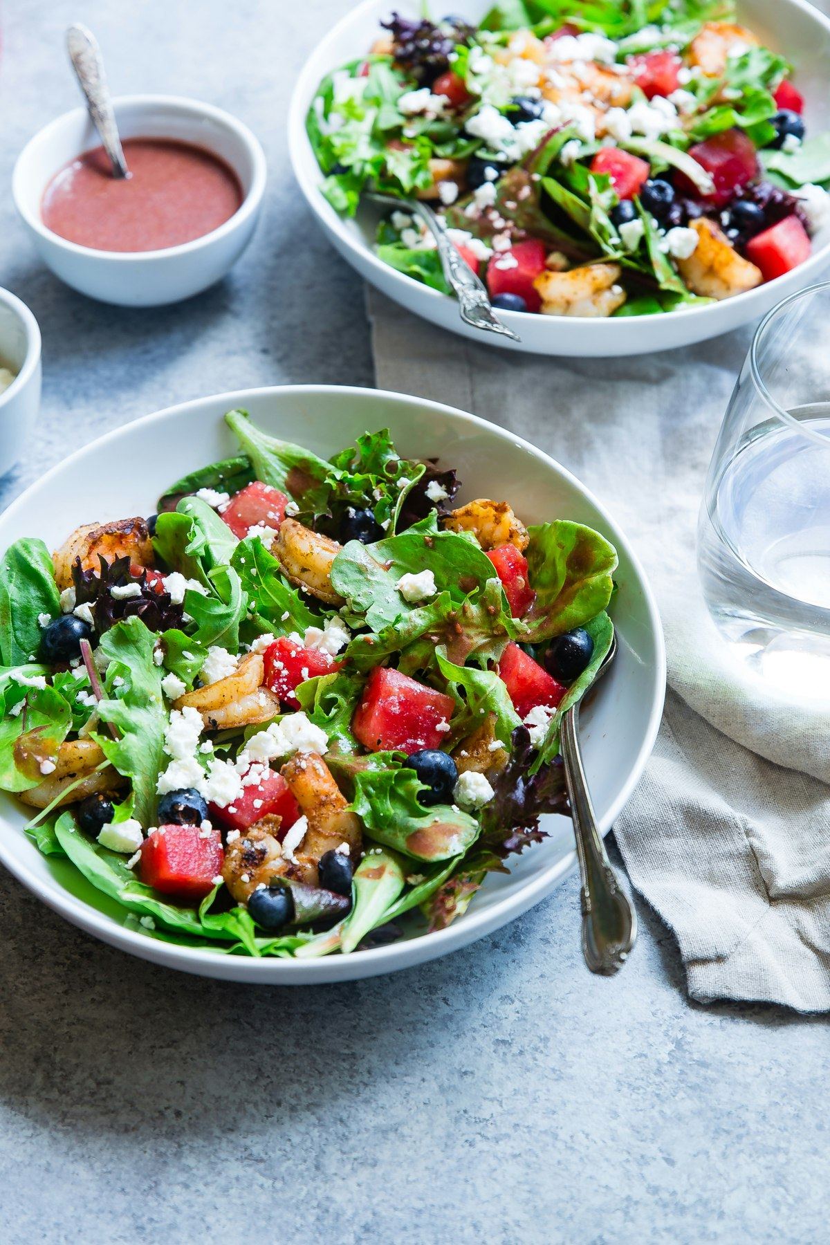Ensalada de camarón, sandía y frutos · Gastronomía Pacha Kai